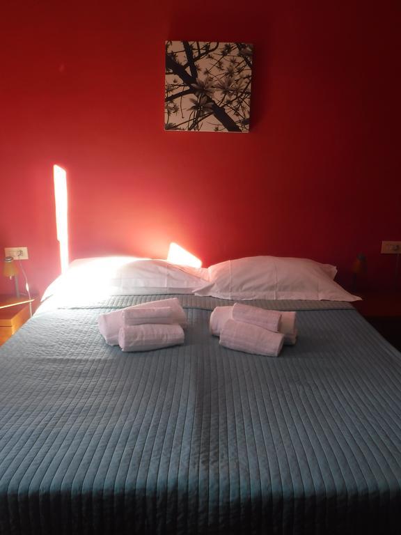 Ares Rooms Rom Rum bild
