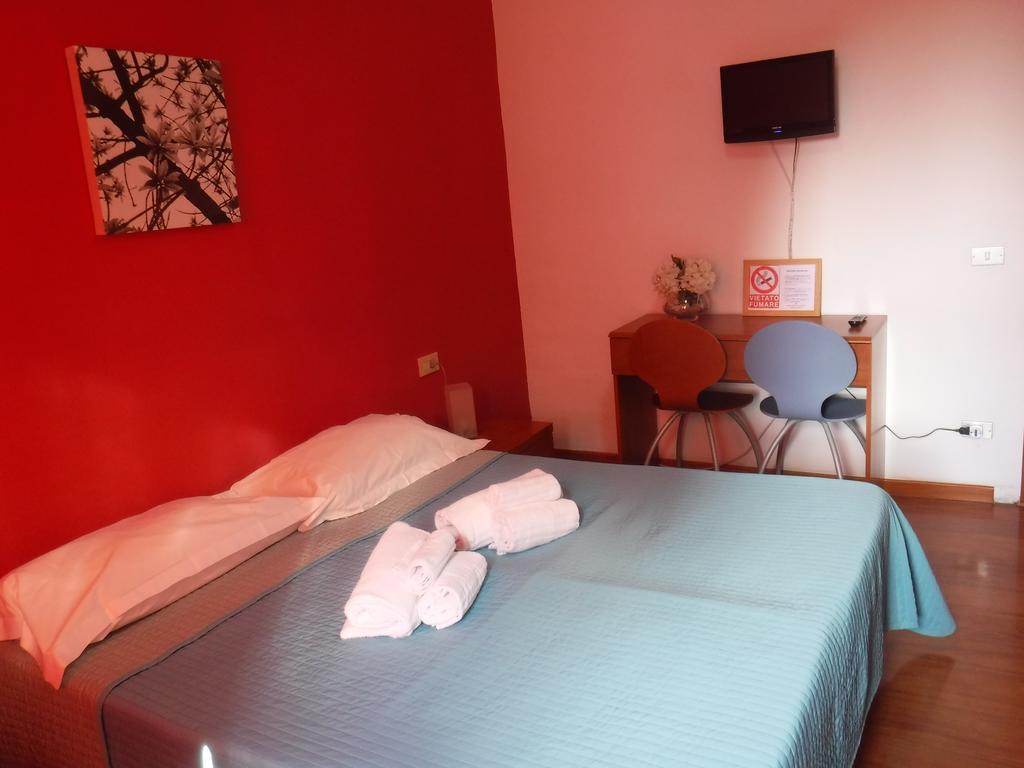 Ares Rooms Rom Rum bild